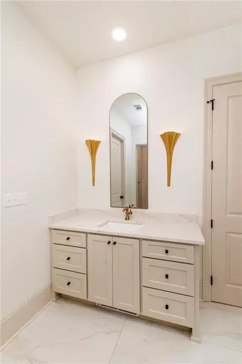 Bath - 5009 Twin River Pl, Covington, LA 70433 photo 5 of 13