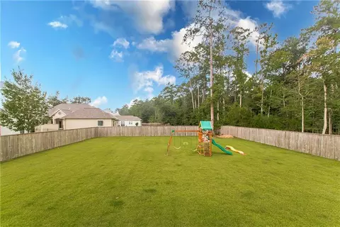 Exterior - 5009 Twin River Pl, Covington, LA 70433 photo 7 of 8