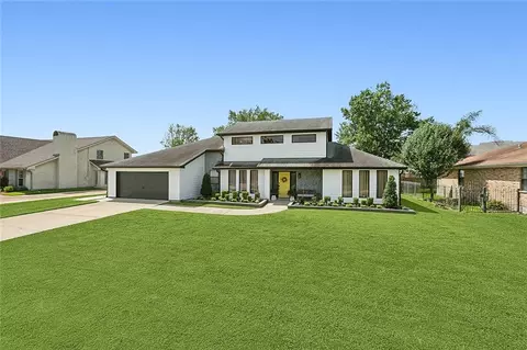 1800 Lake Salvador Dr, Harvey, LA 70058