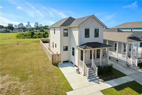 541 Thayer St, New Orleans, LA 70114
