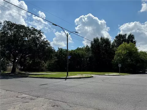 700 Thayer St, New Orleans, LA 70114