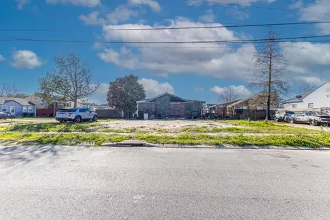 6040 Painters St, New Orleans, LA 70122