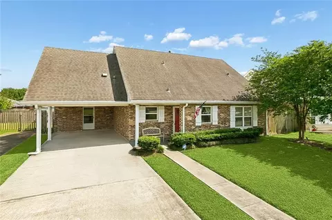 121 Rex Dr, River Ridge, LA 70123