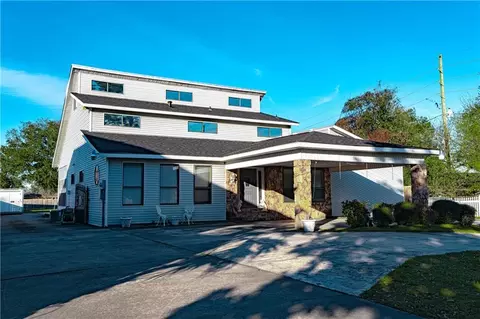 21 Elmwood Ct, Destrehan, LA 70047