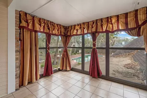 Exterior - 308 Hawk Dr, Slidell, LA 70461 photo 4 of 9