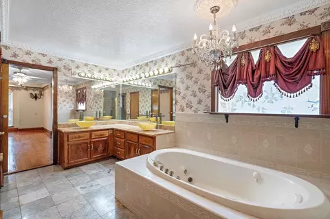 Bath - 308 Hawk Dr, Slidell, LA 70461 photo 1 of 2