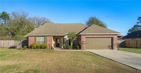 632 Foxfield Ln, Madisonville, LA 70447