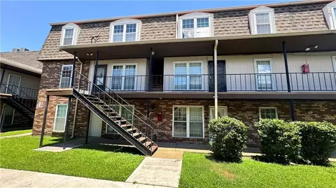 6320 Riverside Dr #322, Metairie, LA 70003