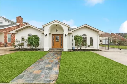 3417 Karen Dr, Chalmette, LA 70043