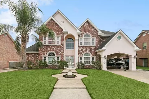 2313 Aramis Dr, Meraux, LA 70075