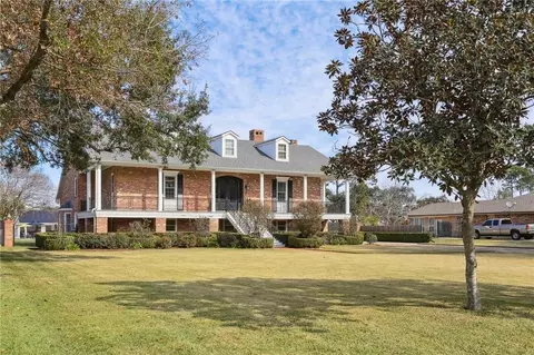 67 Elmwood Dr, Destrehan, LA 70047