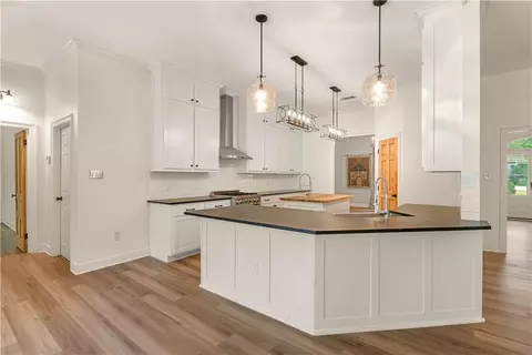 Kitchen - 125 Bent Tree Ct, Covington, LA 70433 photo 3 of 3