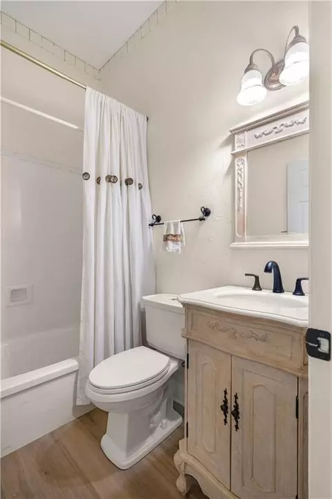 Bath - 125 Bent Tree Ct, Covington, LA 70433 photo 1 of 5