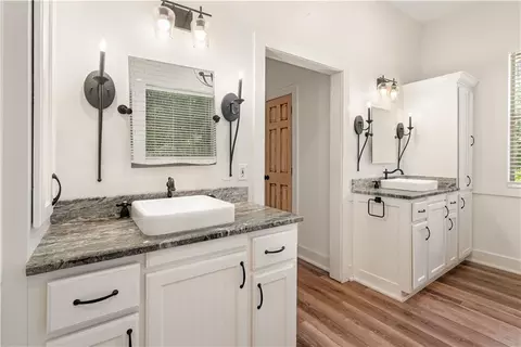 Bath - 125 Bent Tree Ct, Covington, LA 70433 photo 2 of 5