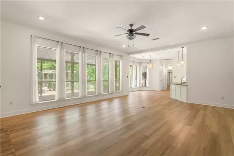 Living - 125 Bent Tree Ct, Covington, LA 70433 photo 4 of 7