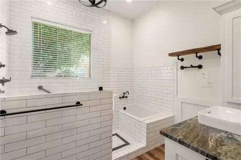 Bath - 125 Bent Tree Ct, Covington, LA 70433 photo 3 of 5