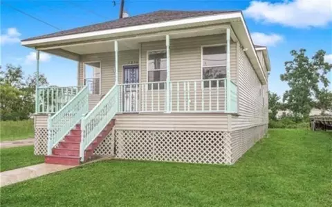 5830 Florida Ave, New Orleans, LA 70117