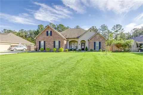 724 Perrilloux Trace Ave, Madisonville, LA 70447