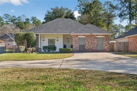20366 Helenbirg Rd, Covington, LA 70433