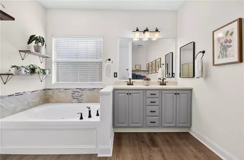 Bath - 20366 Helenbirg Rd, Covington, LA 70433 photo 2 of 3