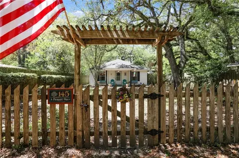 145 Beauregard St, Ponchatoula, LA 70454