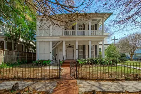 1803 Calhoun St, New Orleans, LA 70118