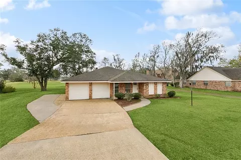 Exterior - 3 E Levert Dr, Luling, LA 70070 photo 2 of 4
