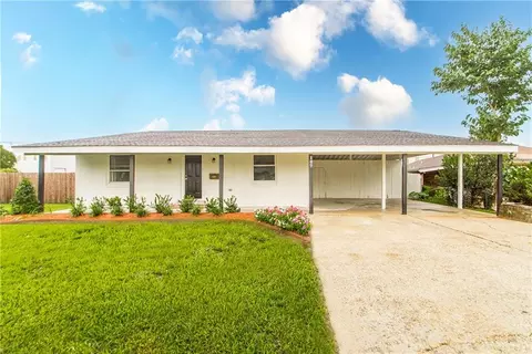 107 Beta St, Belle Chasse, LA 70037
