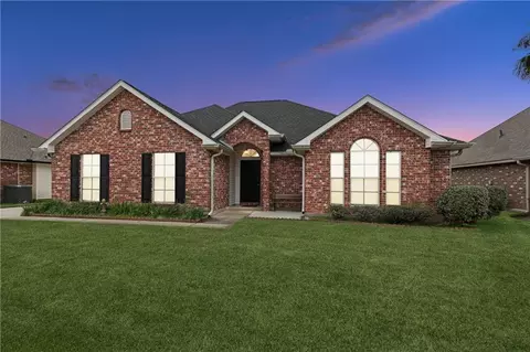 19 Lagi St, Laplace, LA 70068