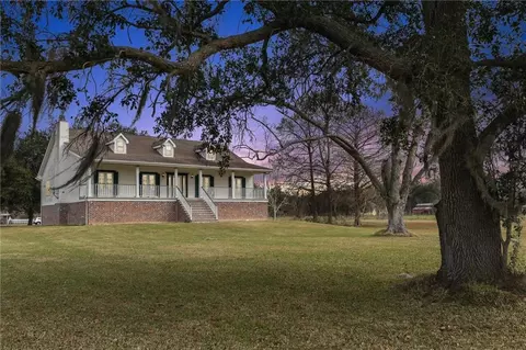 3109 Bayou Rd, Saint Bernard, LA 70085