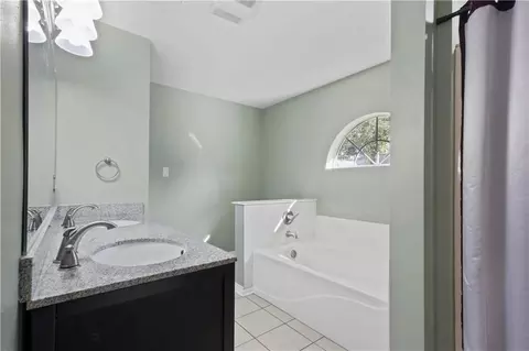 Bath - 70476 2nd St, Covington, LA 70433 photo 1 of 2
