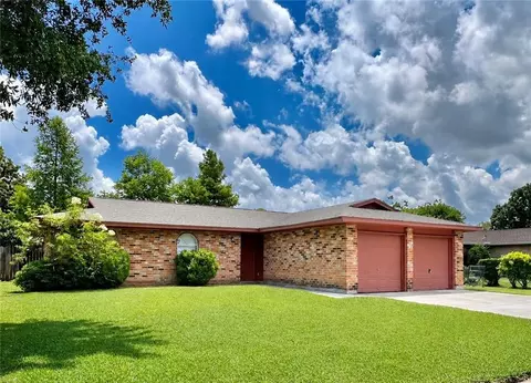 1720 Greenwood Dr, Laplace, LA 70068