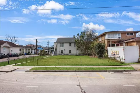 4402 Fontainebleau Dr, New Orleans, LA 70125