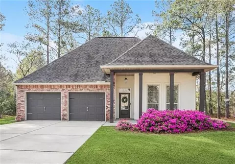 112 Grand Lake Dr, Covington, LA 70435