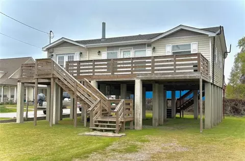 9486 Barataria Blvd, Marrero, LA 70072