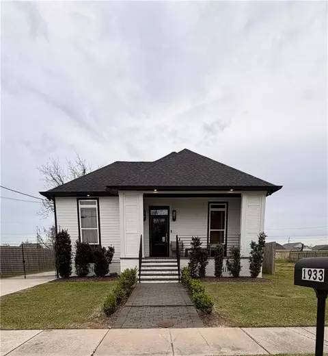 1933 Center St, Arabi, LA 70032