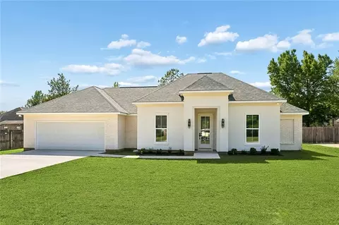 450 Autumn Wind Ln, Mandeville, LA 70471