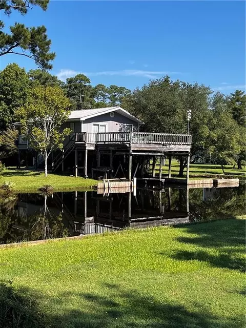 59070 Muriel Ln, Lacombe, LA 70445