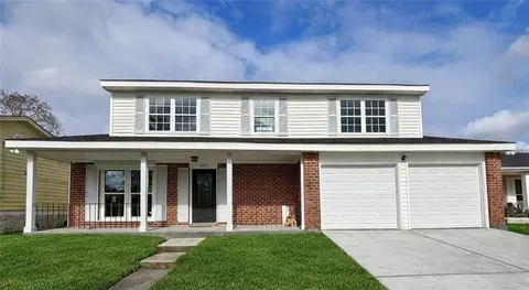 3832 Burntwood Dr, Harvey, LA 70058
