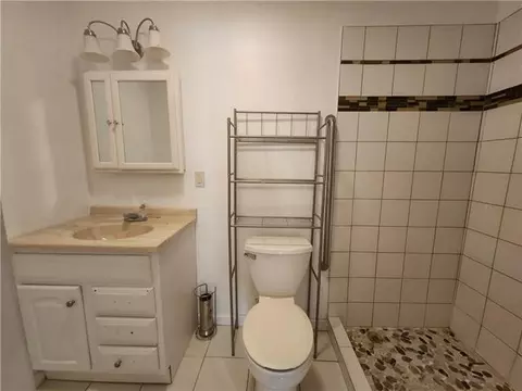 Bath - 260 Mockingbird Ln, Slidell, LA 70458 photo 3 of 3