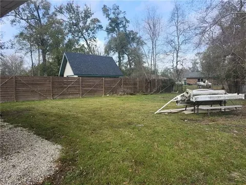 Exterior - 260 Mockingbird Ln, Slidell, LA 70458 photo 1 of 3