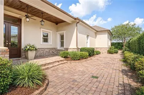 Exterior - 736 Cottage Ln, Covington, LA 70433 photo 3 of 4