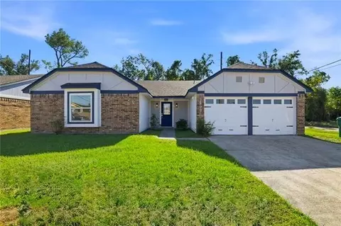 2800 English Colony Dr, Laplace, LA 70068