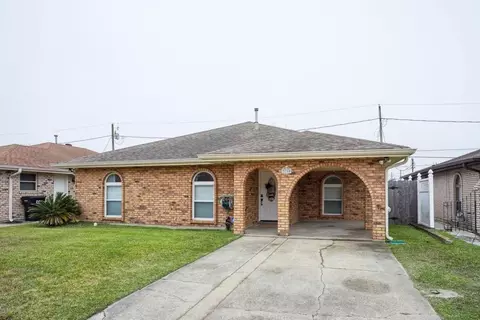 3740 Charles Dr, Chalmette, LA 70043
