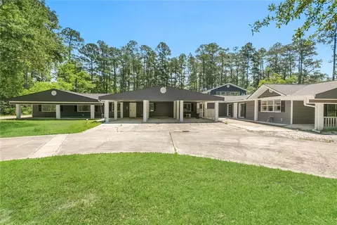 60078 W Park Cir, Lacombe, LA 70445