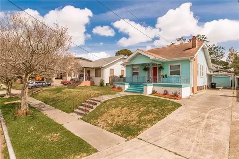 4431 Demontluzin St, New Orleans, LA 70122