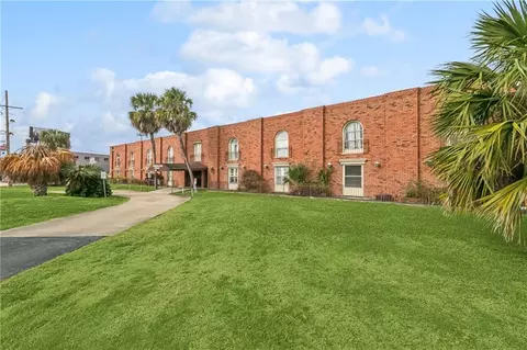 6901 Veterans Memorial Blvd #13, Metairie, LA 70003