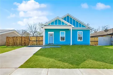 2509 Riverbend Rd, Violet, LA 70092