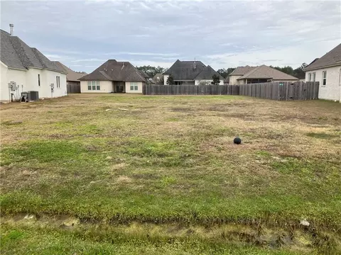 575 Night Heron Ln, Madisonville, LA 70447