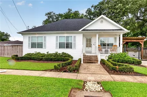 22 Creagan Ave, Gretna, LA 70053
